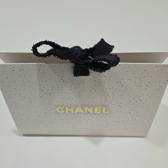 CHANEL MAKEUP BUNDLE:922 PASSION PINK Lip Balm+153 POMPIER  Nail Polish New - Picture 11 of 12